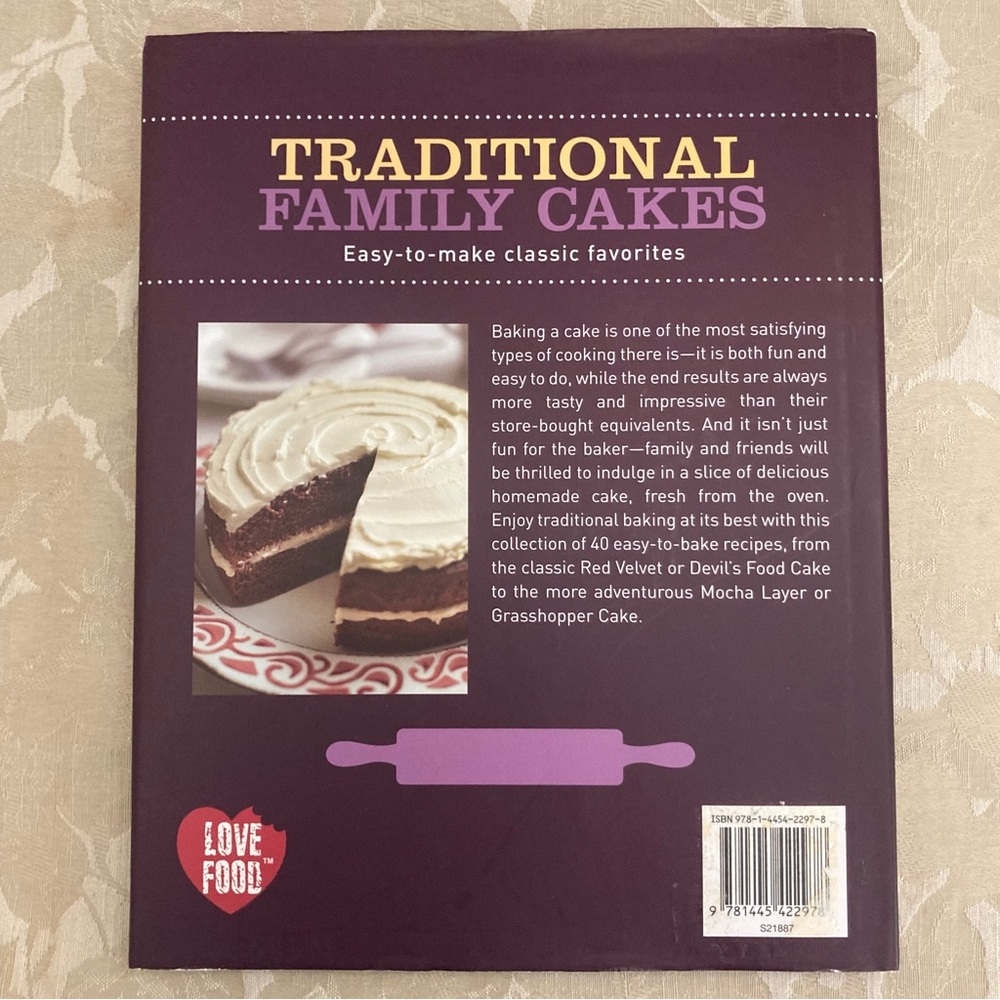 Traditional Family Cakes Easy-to-make Classic Favorites Book 2011 - Picture 4 of 7